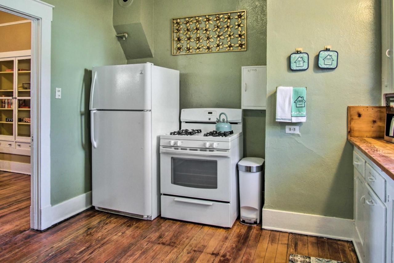 Bright With Air Conditioning! *